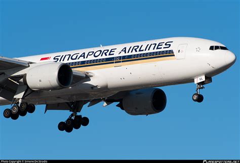 9V SVL Singapore Airlines Boeing 777 212ER Photo By Simone De Stradis