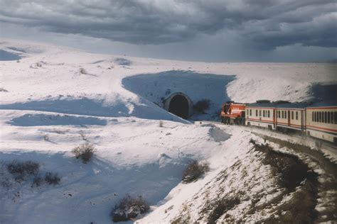 Türkiye's scenic Eastern Express ride captivates locals, tourists | Daily Sabah