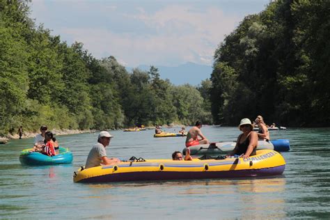 Gummiboot Schlauchboot Auf Der Aare Fluss River Im B Flickr