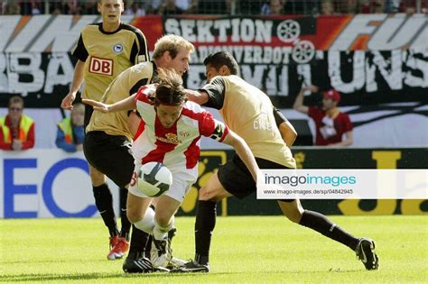 Tim Hoogland FSV Mainz 05 Zwischen Florian Kringe Hertha BSC Berlin