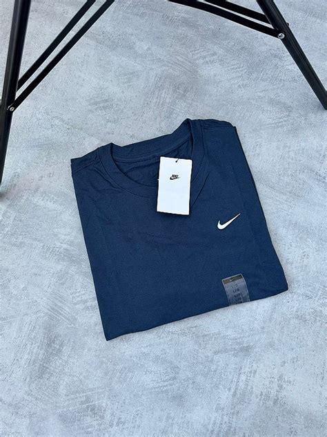 Camiseta Nike Mini Swoosh Azul Marinho Jnoriginalshop