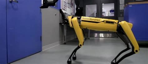 Stato Creato Il Primo Cane Robot Apre Anche Le Porte Video