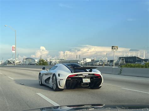 2 million dollar hyper-car actually being driven by owner. : r ...