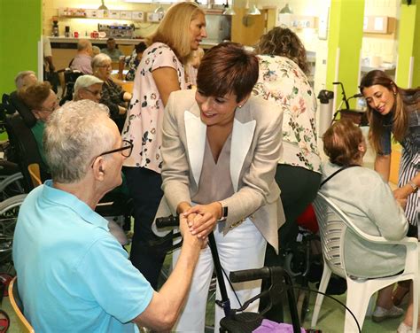 La Alcaldesa De Puertollano Acompa A A Los Mayores En Su Viaje Hacia