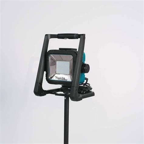 Makita Dml805 18v Lxt Cordless Corded Led Floodlight Power Tool World