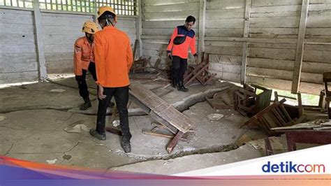 94 Kk Di Pinrang Rumahnya Terdampak Tanah Retak Minta Pemda Segera