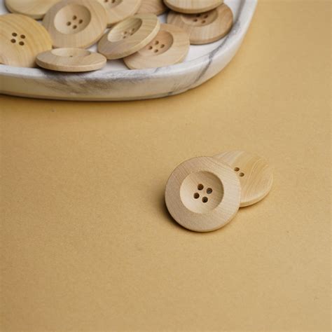 Livraison Rapide D DOLITY 40pcs Boutons En Bois Rond 4 Trous Pour DIY