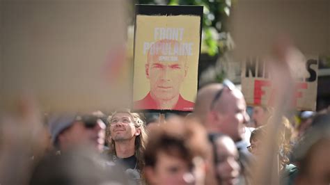 Rennes Personnes Manifestent Contre Le Rassemblement National