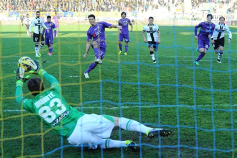 Parma Fiorentina 1 0 I Viola Sbagliano Tutto E Gomez Non Segna