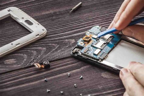 Cell Phone Repair - Your Best Option? - [Rob the Phone Doctor]