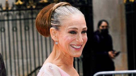 Sarah Jessica Parker Asks Fans To Stop Calling Her Gray Hair Brave