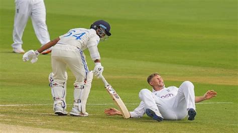 Ind Vs Eng भारत के खिलाफ बीच मैच में इंग्लैंड को लगा तगड़ा झटका मैदान