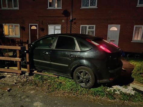 Man Arrested After Car Crashes Into Garden In Harrogate Yorkmix