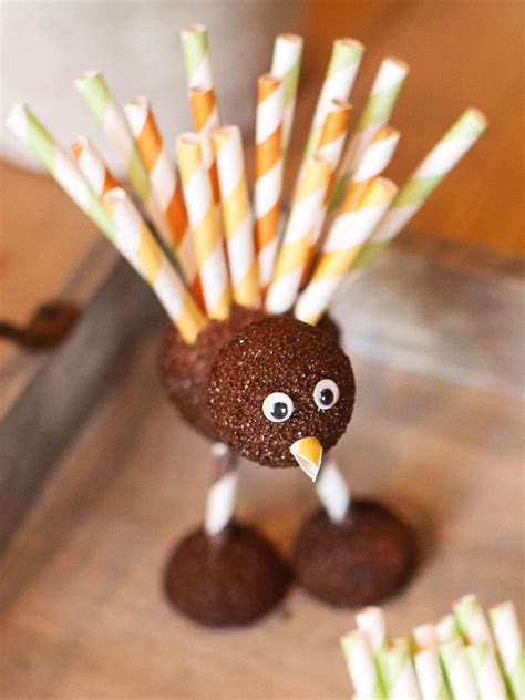 Thanksgiving Kids' Craft: Foam Turkeys | HGTV