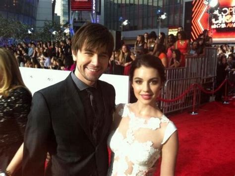 Peoples Choice Awards 2014 Red Carpet Arrival Live Blog And Live