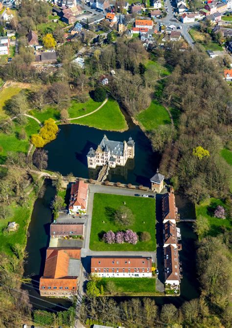 Luftaufnahme Bodelschwingh Wassergraben Mit Wasserschloss Schloss