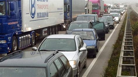 Düsseldorf Baustelle sorgt für langen Stau auf A46