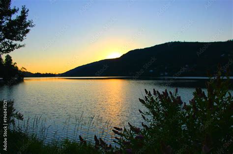 Coucher De Soleil Sur Le Lac De Gerardmer Dans Les Vosges Avec Le