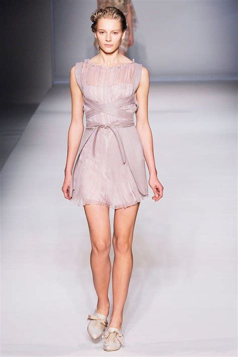 Alberta Ferretti Spring 2010 Ready To Wear Collection Photos Vogue