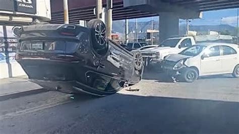 Imprudente Conductor Provoca Aparatoso Accidente En La Saltillo Torre N