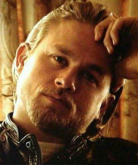 Pin By Amy Angel On Charlie Hunnam ~ Ovary Exploder Jax Teller Charlie Hunnam Charlie