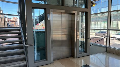 Schindler 330A Glass Elevator At The 30th Street Station Skybridge In