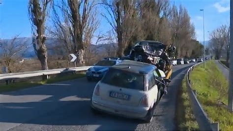 Incidente Mortale Ventenne Muore Nello Schianto Con Un Auto