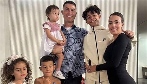 Fam Lia Reunida Cristiano Ronaldo Revela Fotografias Do Dia Do