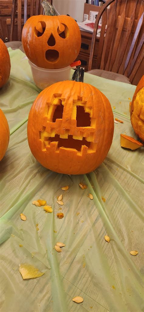 Minecraft Halloween pumpkin I made this year :) : r/Minecraft