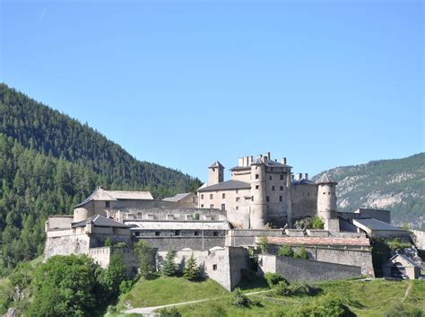 En direct Hautes Alpes fort Queyras sera t il vendu aux enchères