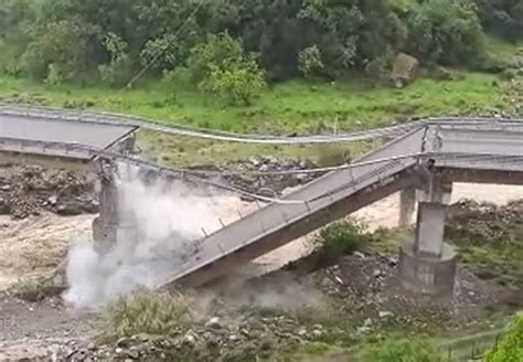 Crollo Del Viadotto Ortiano 2 A Longobucco La Procura Apre Un