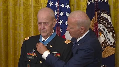 Vietnam veteran receives Medal of Honor