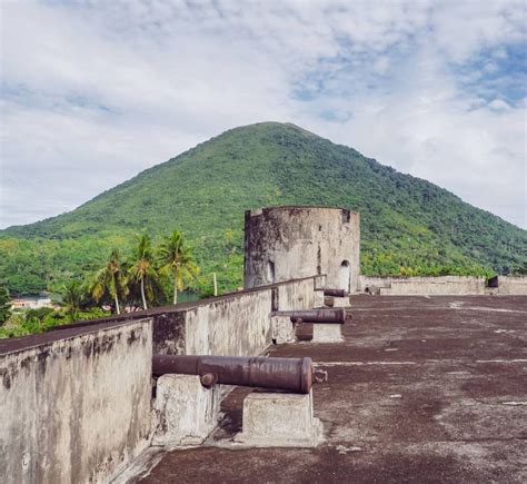 Wisata Benteng Belgica Banda Neira