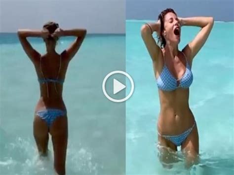 Alessia Marcuzzi In Super Bikini Al Mare Corriere TV