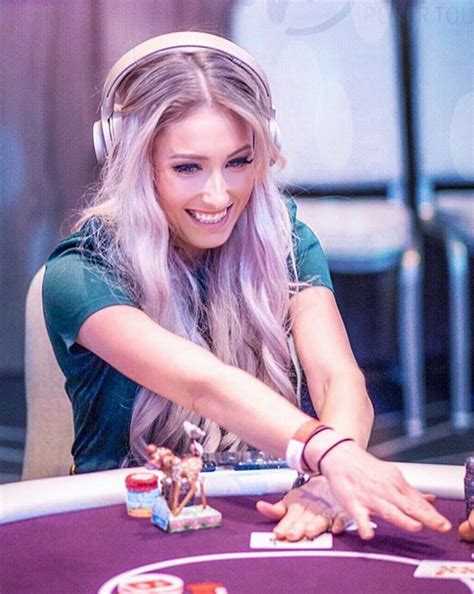 10 Hot Sexy Dehlia De Jong Bikini Pics