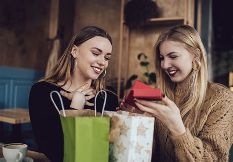 Thoughtful Gift Ideas for Your Closest Friends - Hunter Games Magazine