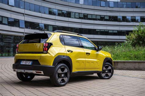 Fiat Panda regressa eléctrico como Grande e por 23 550 Observador