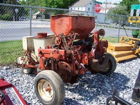 Allis Chalmers Pt Row No Till Planter For Tracto Lot