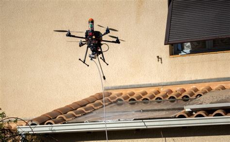 Nettoyage Par Drone Toitures Fa Ades Dans Le Finist Re