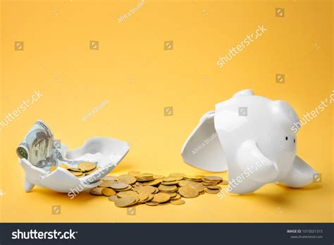 2,350 Piggy bank smash Images, Stock Photos & Vectors | Shutterstock