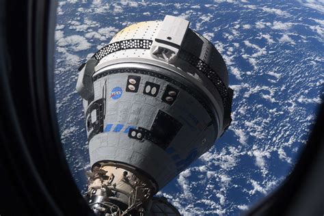 Nasa Astronaut Offers Glimpse Inside New Starliner Capsule Digital Trends