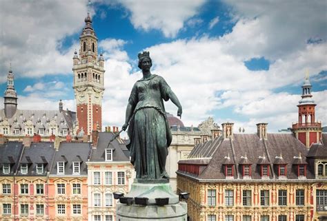 La Déesse Lille Cette statue de la Déesse est située place du Général