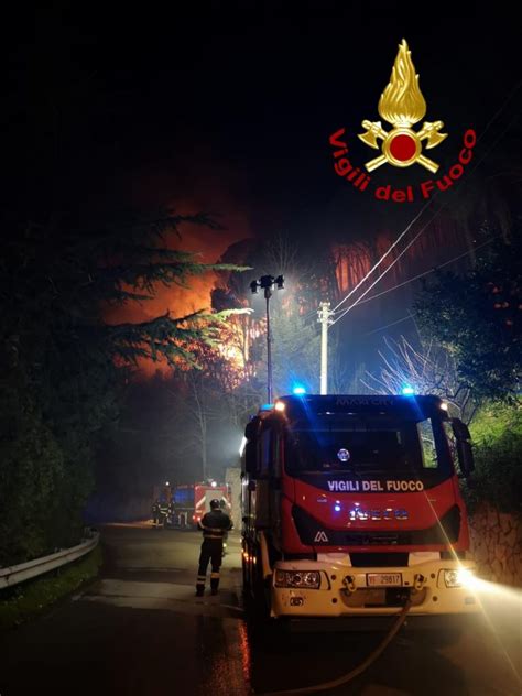 Grande Incendio Sulle Colline Di Sant Agata Militello Vigili Del Fuoco