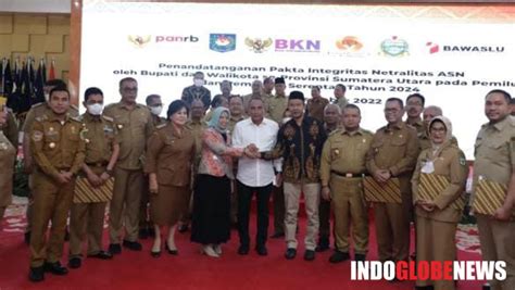 Bupati Pakpak Bharat Tanda Tangani Pakta Integritas Netralitas Aparatur