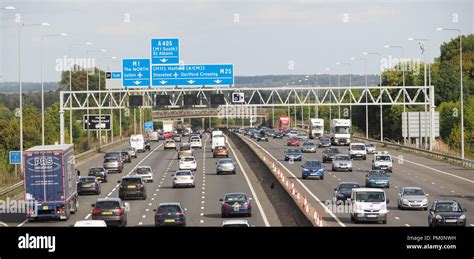 M25 A1 Junction - How Car Specs