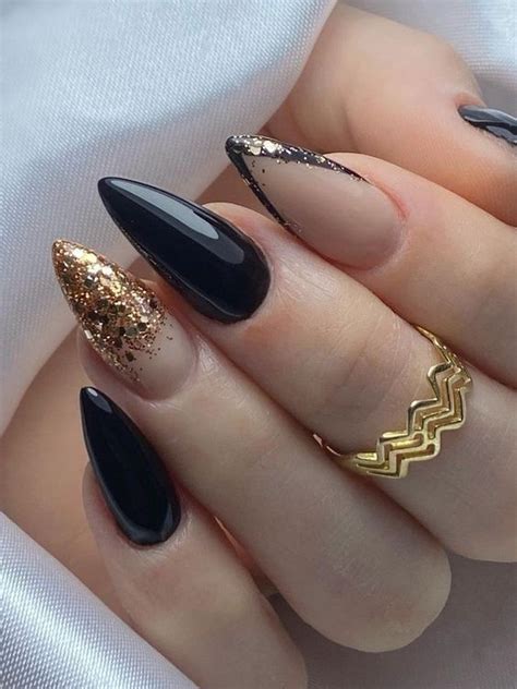 30 Elegant Black Nail Art Ideas For A Glamorous Touch Page 2 DIY