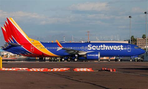A Pilot Has To Tell Passengers To Quit Sending Naked Pictures Ahead