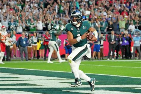 Philadelphia Eagles quarterback Jalen Hurts starts Super Bowl 57 in ...