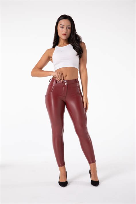 Women′s Fleece Leather Pants New Pu Fitness Hip Lifting Pants Pu