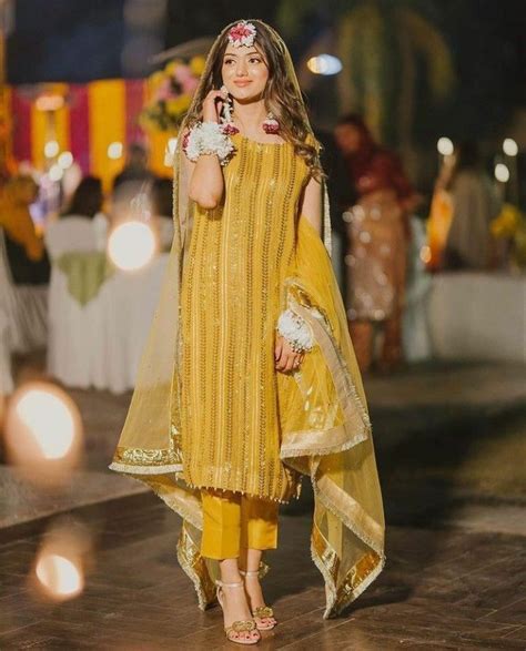 Pakistani Simple Mehndi Dresses